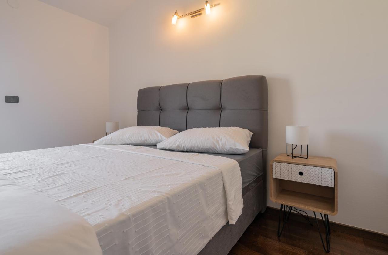 Appartamento Penthouse Gea Premantura Esterno foto