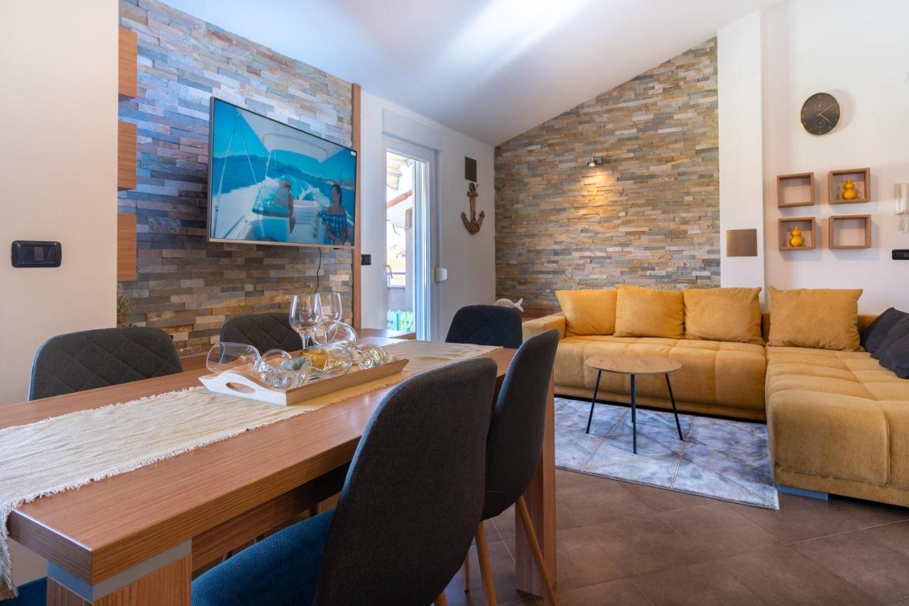 Appartamento Penthouse Gea Premantura Esterno foto